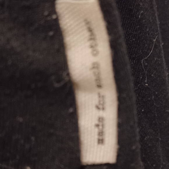 $4 Add-on Thin Black Long Sleeve Tee - Size Small - Picture 6 of 7